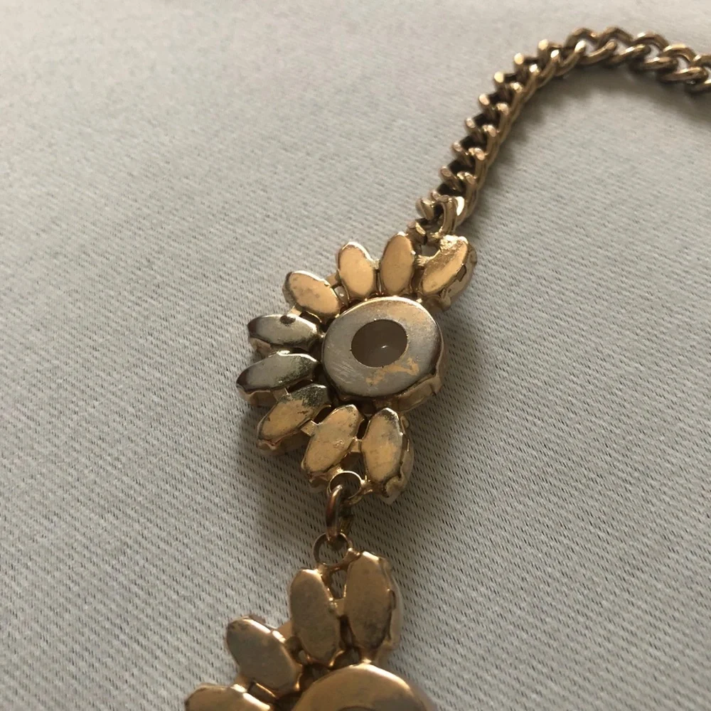 White Flower Statement‎ Necklace